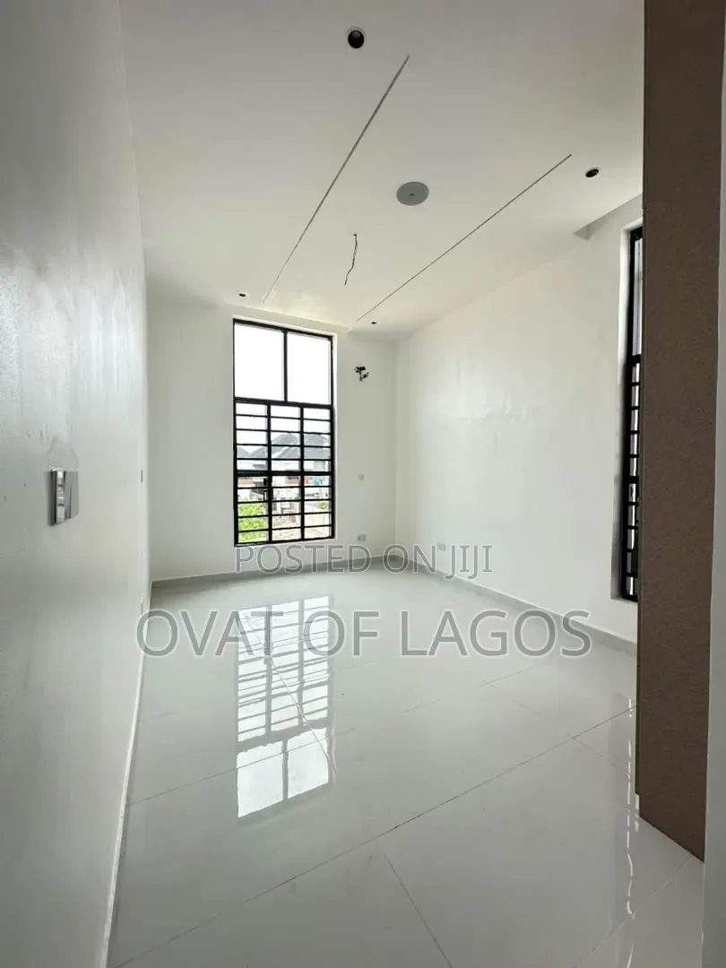 5bdrm Duplex in Orchid, Lekki Expressway for sale