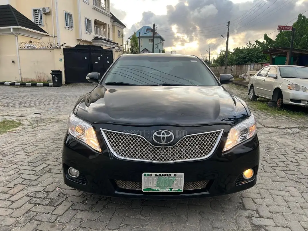 Toyota Camry XLE V6 4dr Sedan (3.5L 6cyl 6AM) 2009 Black
