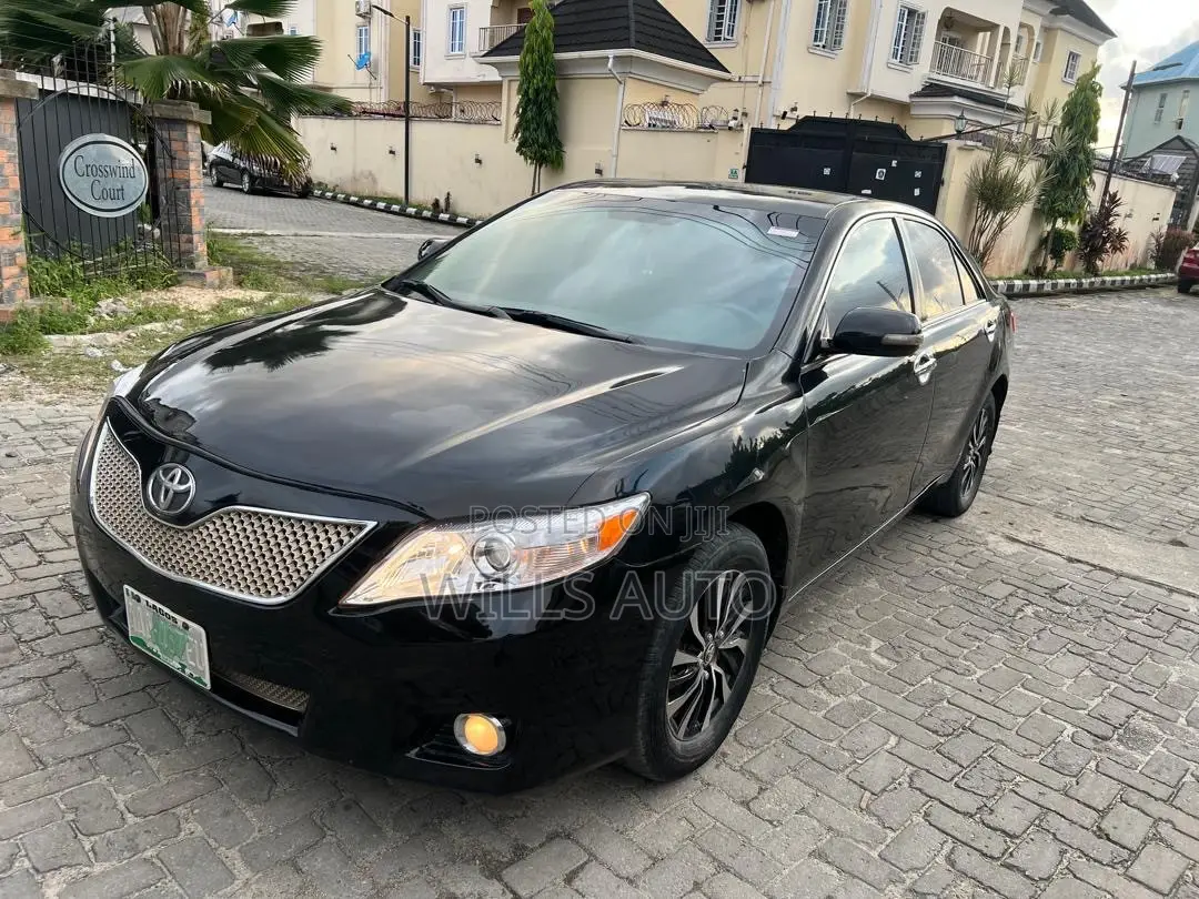 Toyota Camry XLE V6 4dr Sedan (3.5L 6cyl 6AM) 2009 Black