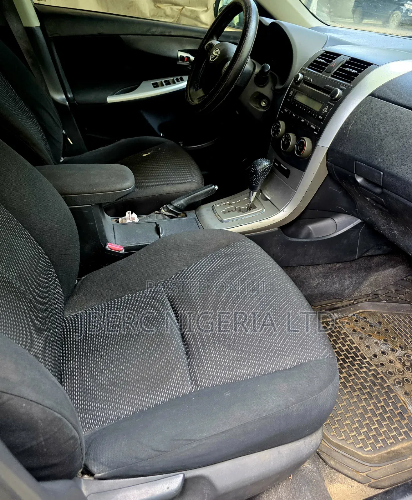 Toyota Corolla 2012 Silver