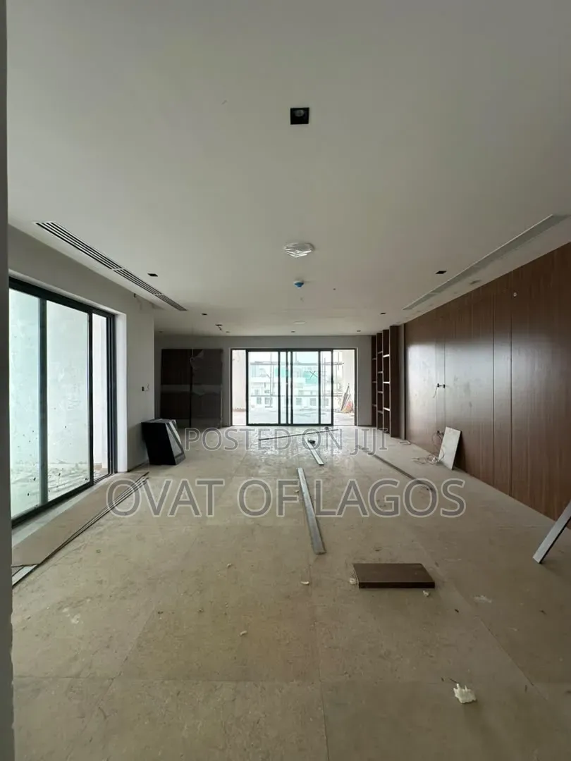 5bdrm Maisonette in Banana Island for sale
