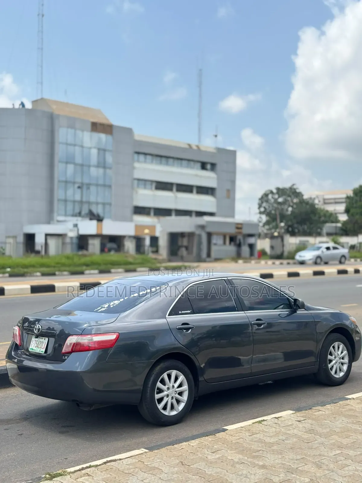 Toyota Camry LE 4dr Sedan (2.4L 4cyl 5A) 2009 Gray