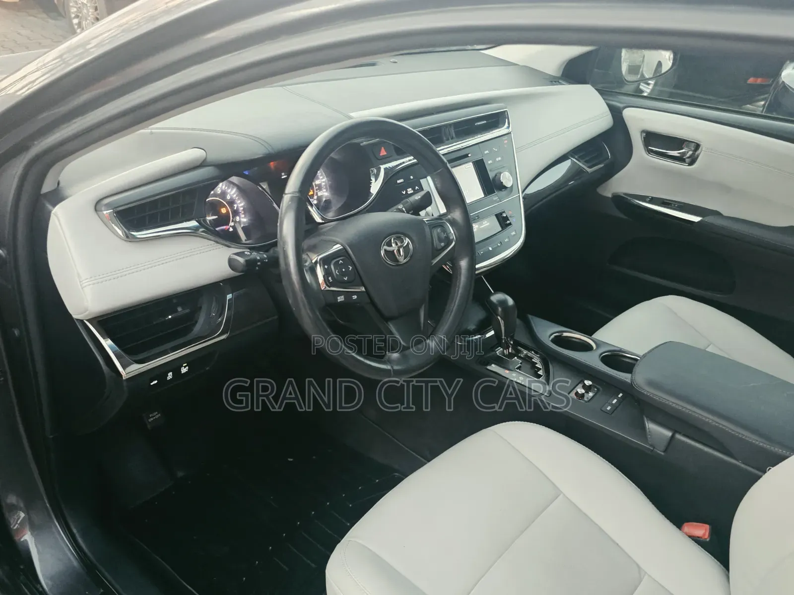 Toyota Avalon XLE Premium Sedan FWD (3.5L 6cyl 6A) 2013 Gray