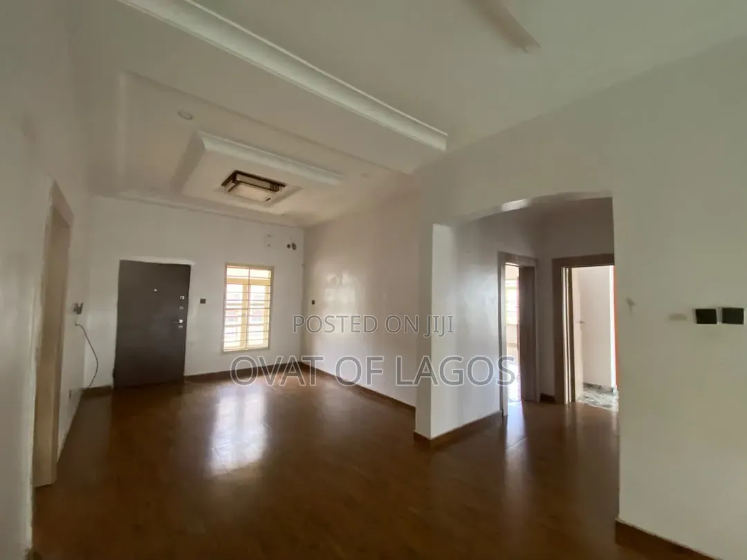5bdrm Duplex in Ikota for rent