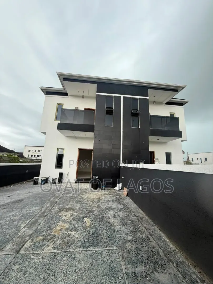 4bdrm Duplex in Ikota for sale