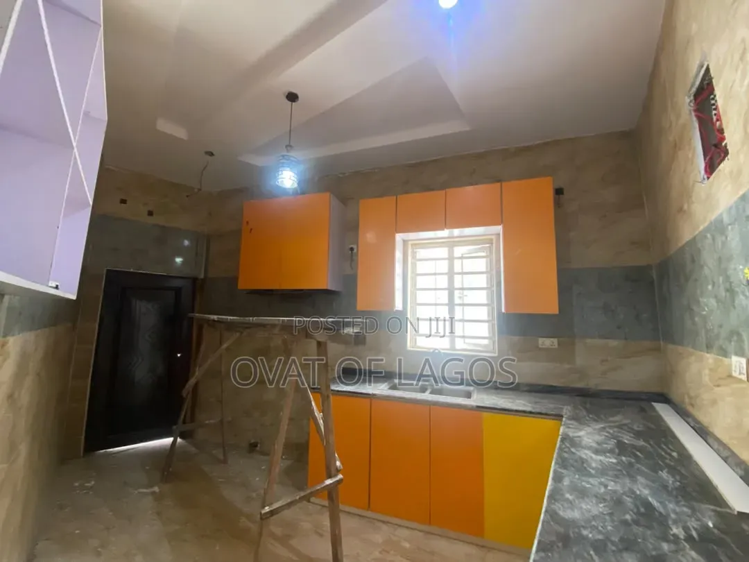 4bdrm Duplex in Thomas Estate for rent