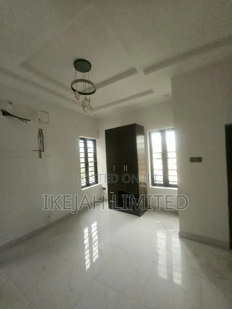 4bdrm Duplex in Omole Phase 1, Ifako-Ogba for rent
