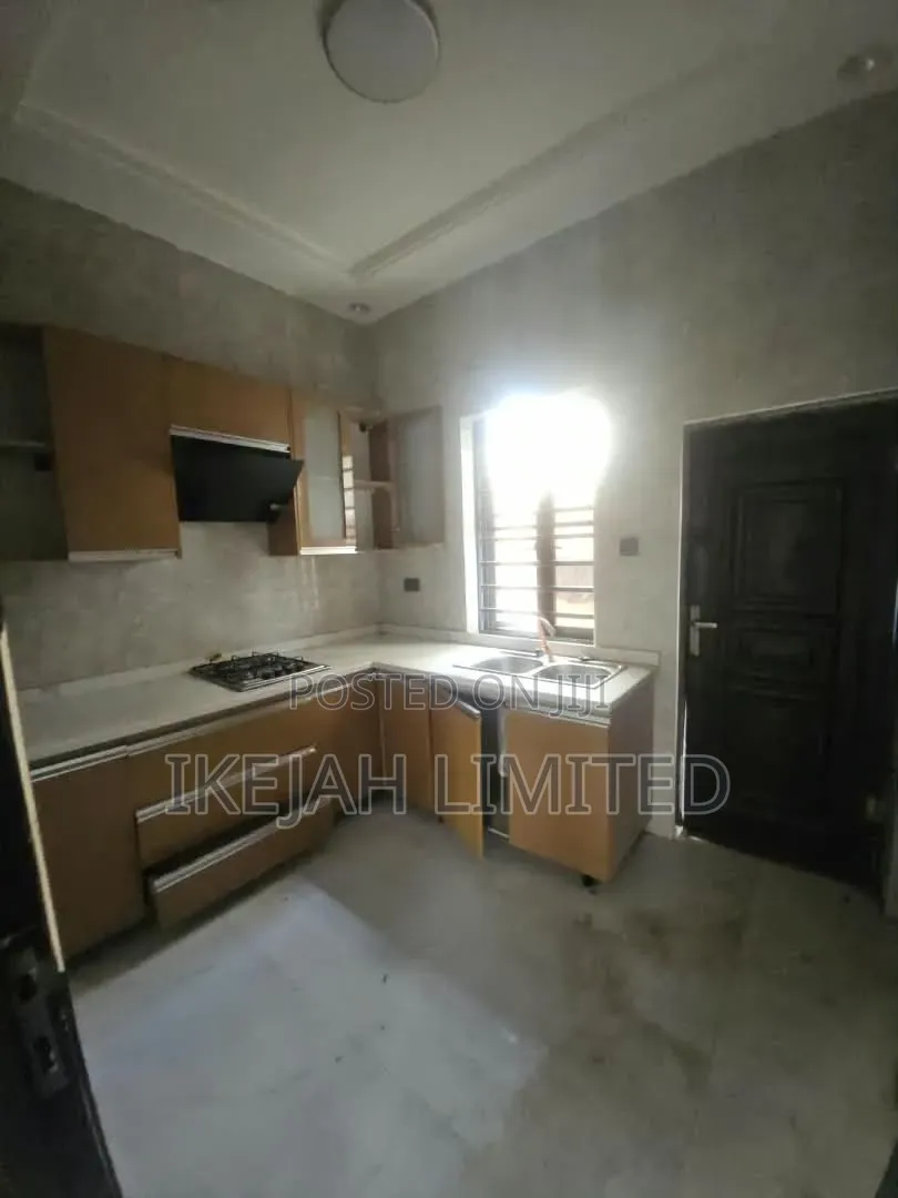 4bdrm Duplex in Omole Phase 1, Ifako-Ogba for rent