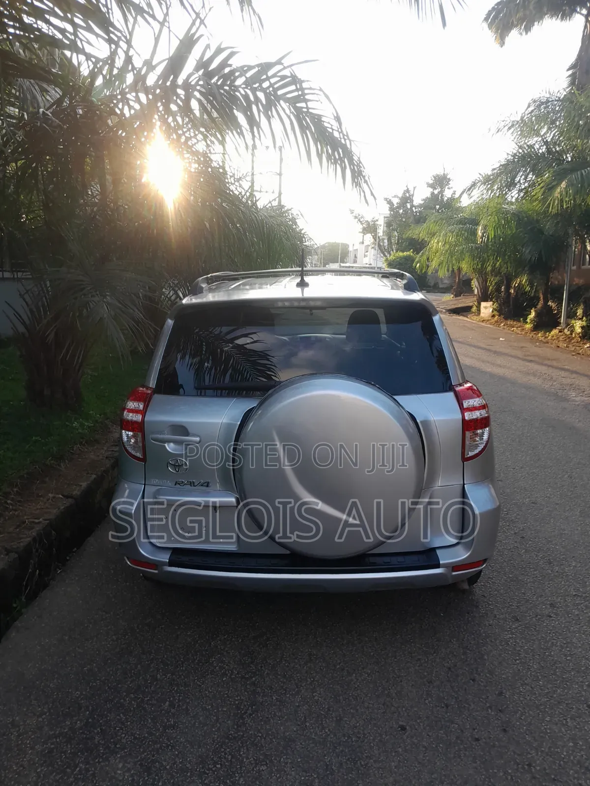 Toyota RAV4 2010 Silver