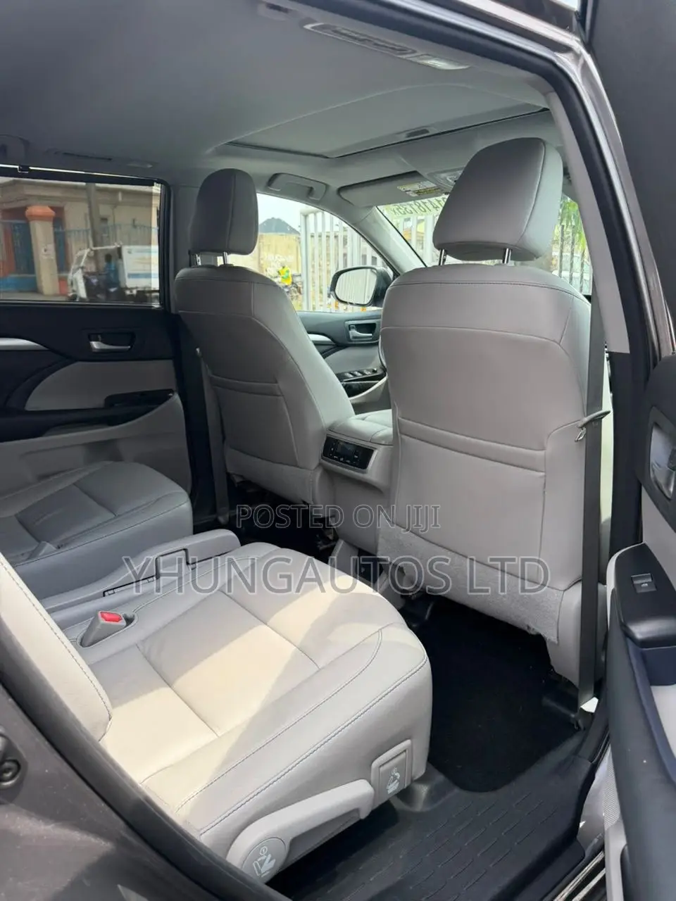 Toyota Highlander XLE 4dr SUV AWD (3.5L 6cyl 6A) 2015 Gray