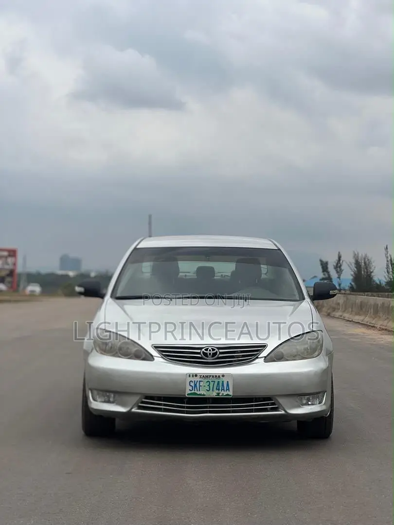 Toyota Camry 2005 Silver