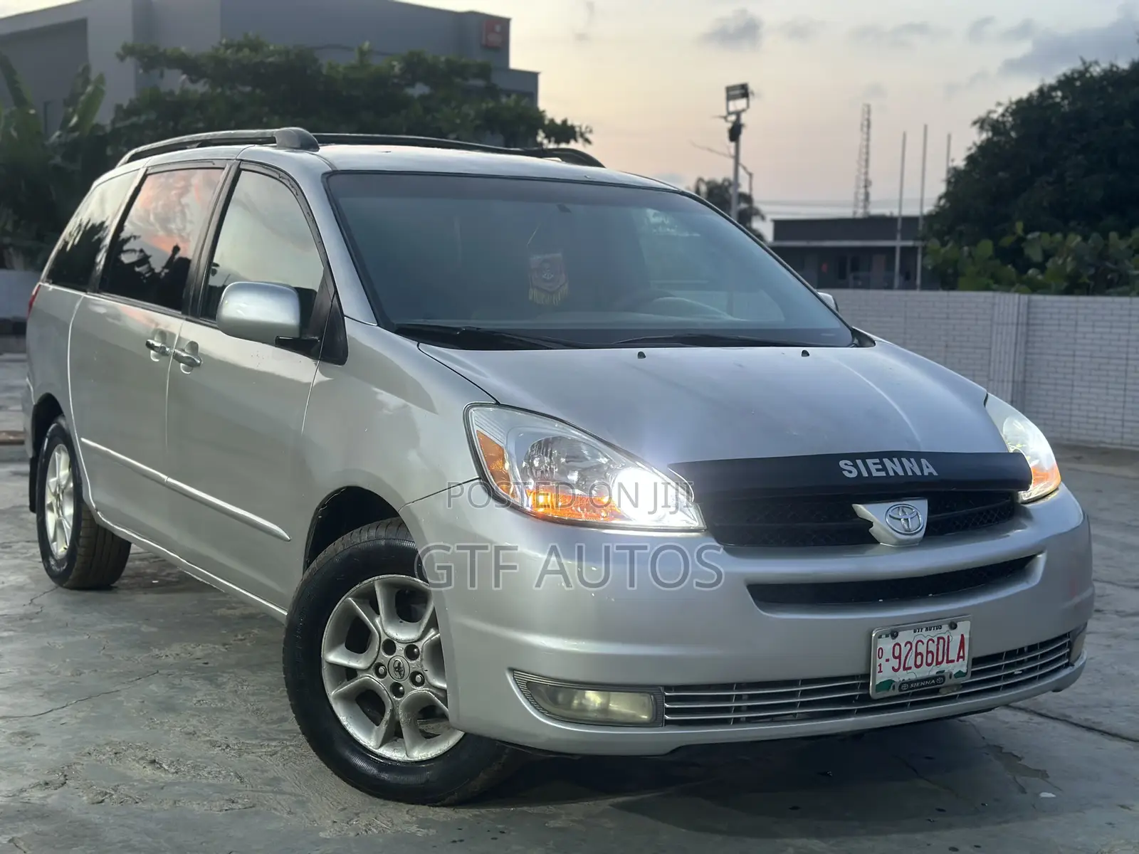 Toyota Sienna XLE Limited AWD 2005 Silver
