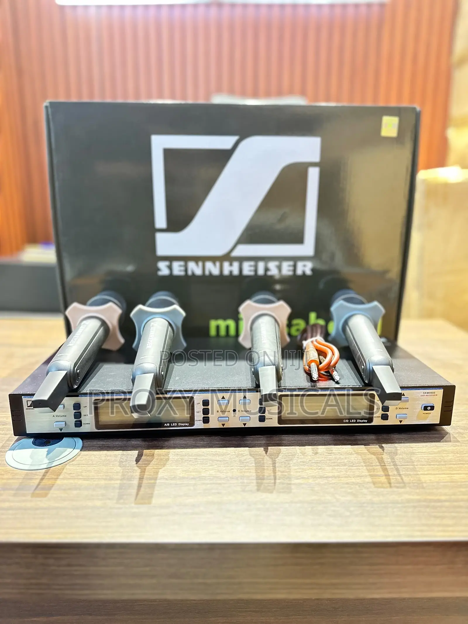 Sennheiser 4in1 Wireless Microphone System SKM9000