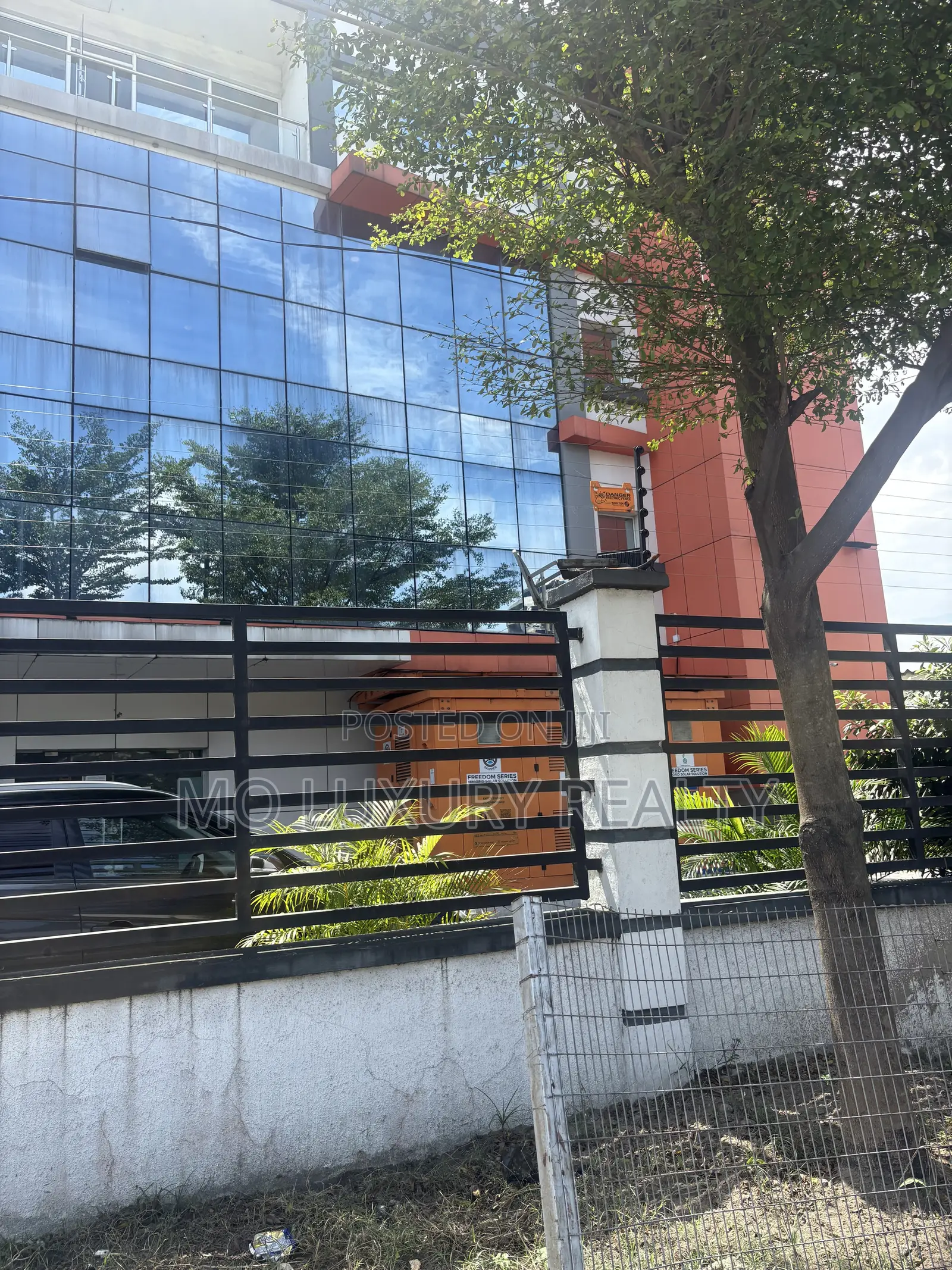1,225.20sqm Commercial / Residential Property