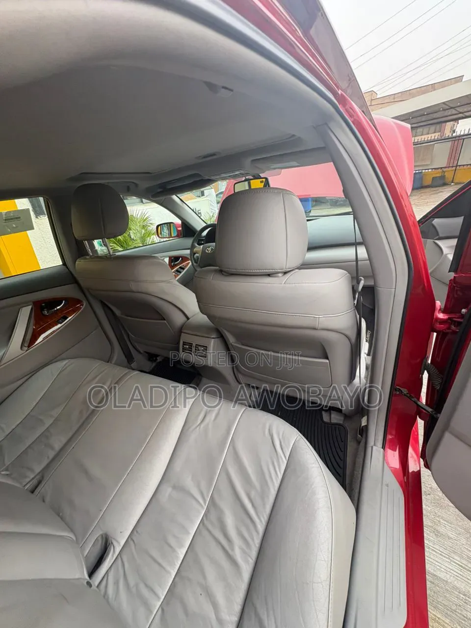 Toyota Camry XLE 4dr Sedan (2.5L 4cyl 6AM) 2010 Red