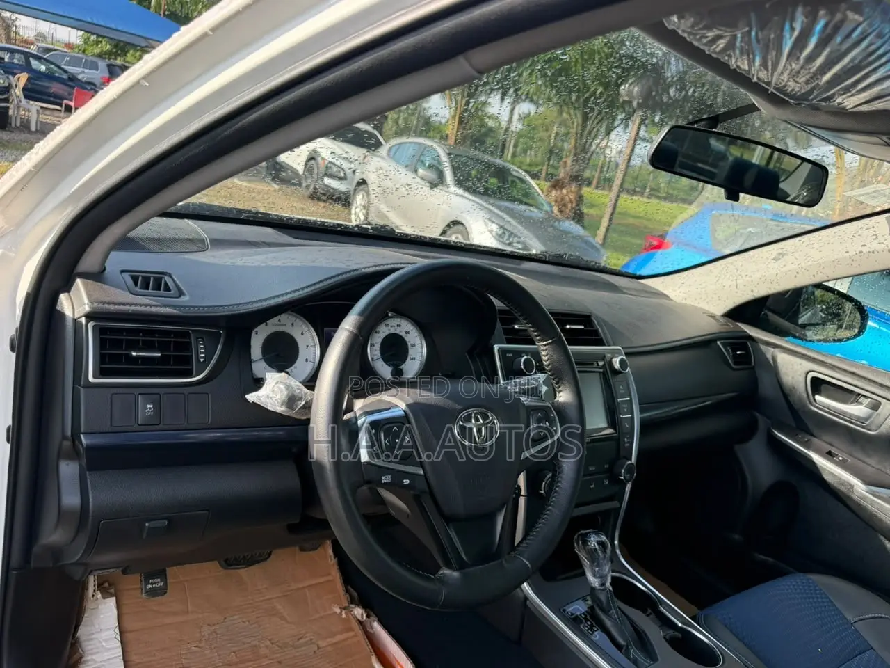 Toyota Camry SE w/Special Edition Pkg (2.5L 4cyl 6A) 2016 White