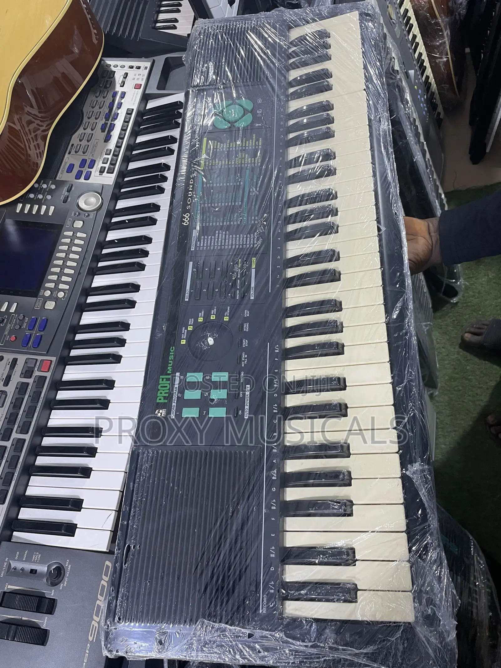 Professional 61-Key Portable Electronic Piano Keyboard