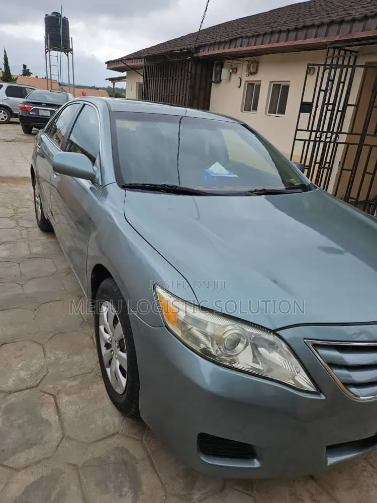 Toyota Camry LE 4dr Sedan (2.5L 4cyl 6AM) 2010 Green