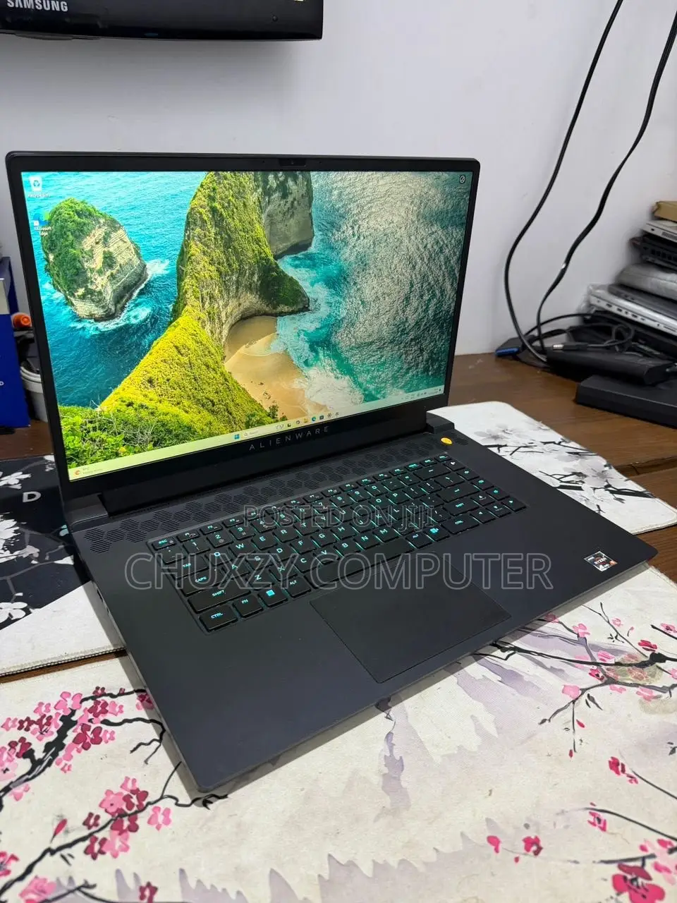 Laptop Alienware m17 R5 32GB AMD Ryzen 9 SSD 1T