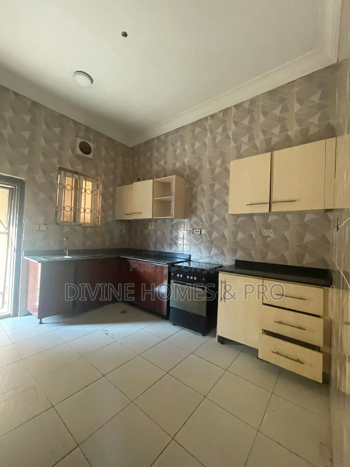 3bdrm Block of Flats in Katampe (Main) for rent