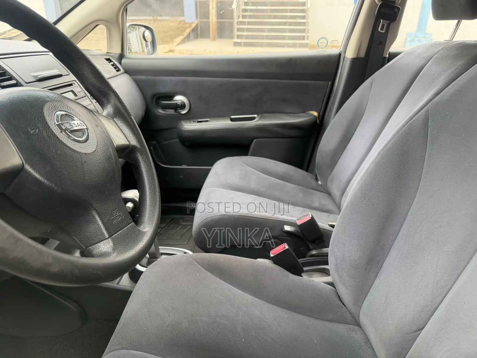 Nissan Versa Hatchback 1.8 S 2009 Green