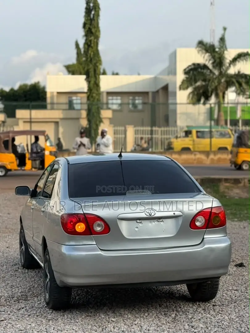 Toyota Corolla 2004 Silver