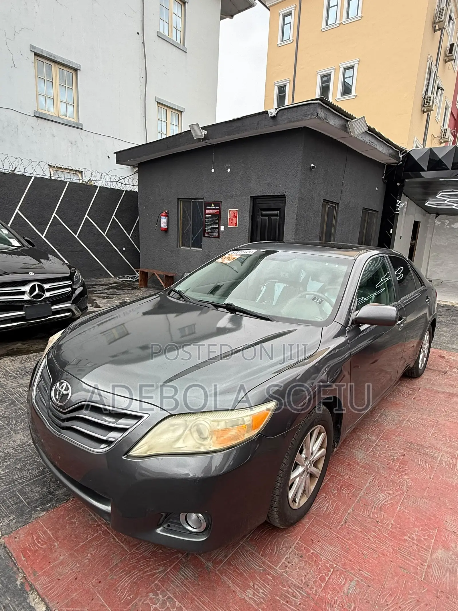 Toyota Camry XLE V6 4dr Sedan (3.5L 6cyl 6AM) 2010 Gray