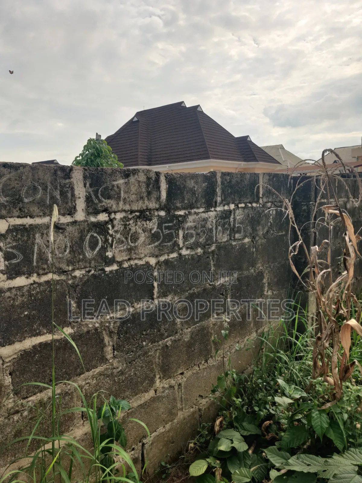 Half a Plot of Land for Sale in Alagbaka GRA Extension