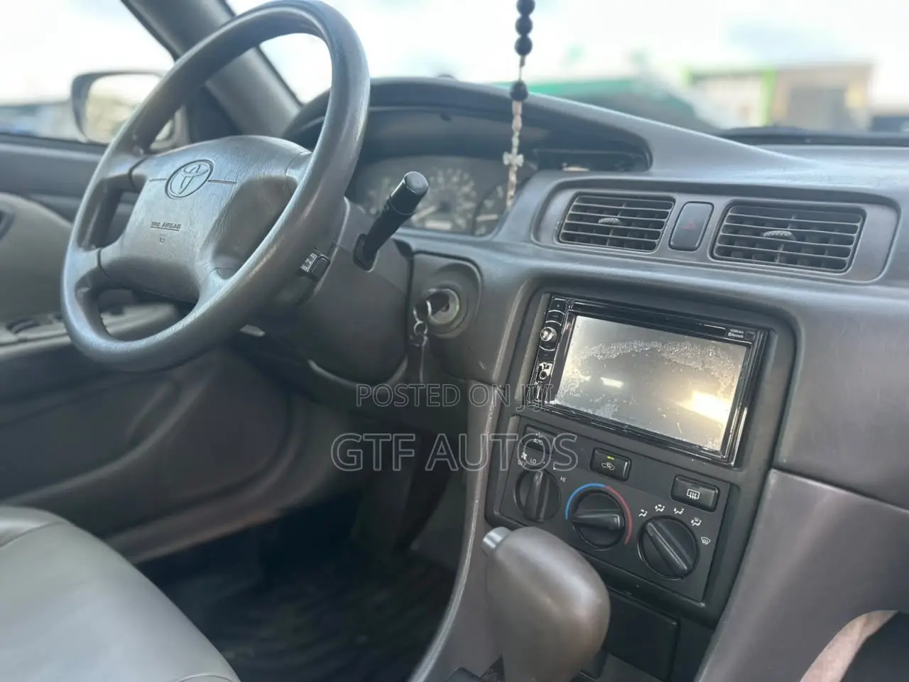 Toyota Camry LE 4dr Sedan (2.4L 4cyl 5M) 2002 Gray