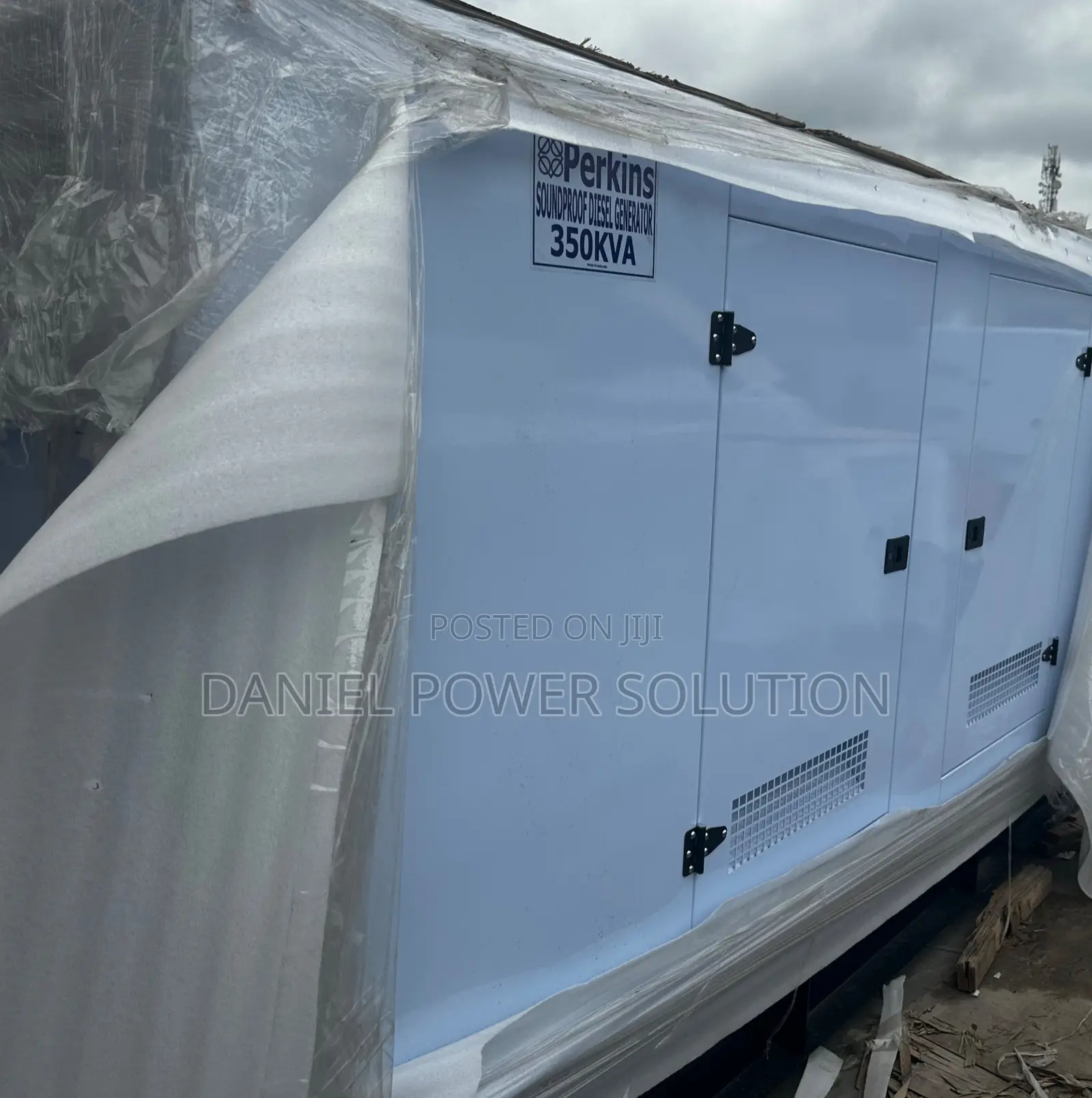 350kva Brand New Perkins Soundproof Generator 100% Pure Copper