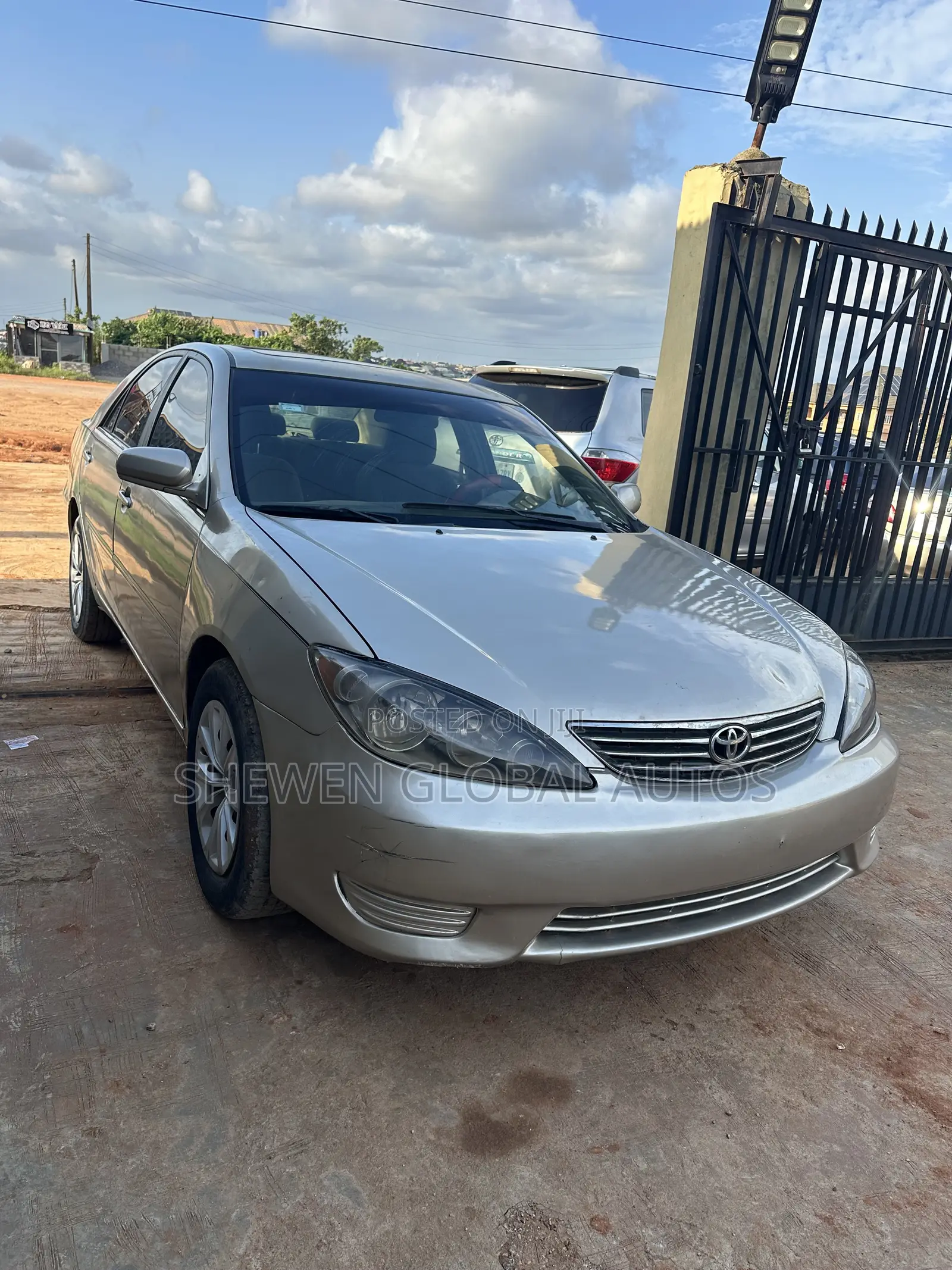 Toyota Camry LE 4dr Sedan (2.4L 4cyl 5A) 2006 Gold