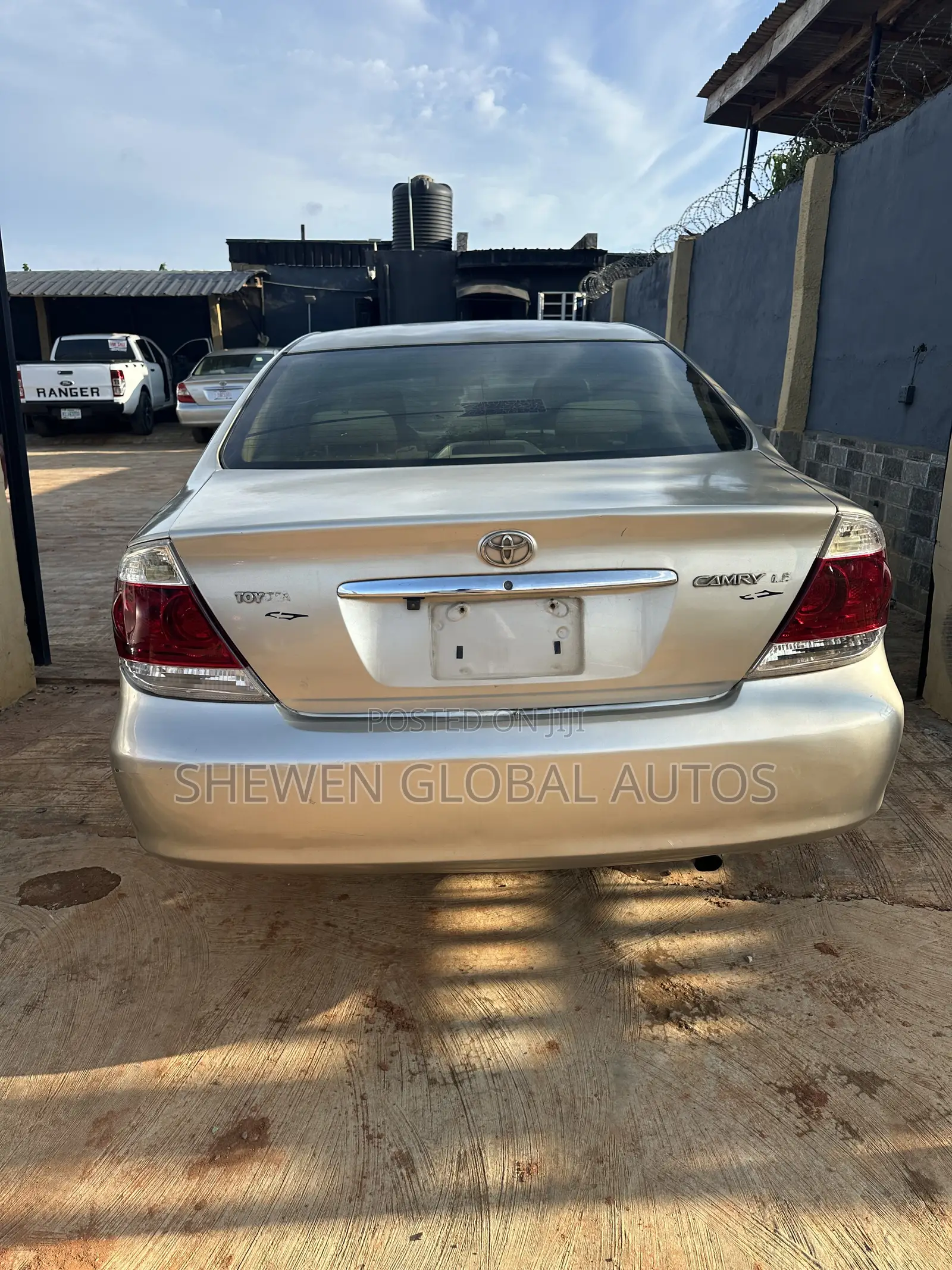 Toyota Camry LE 4dr Sedan (2.4L 4cyl 5A) 2006 Gold