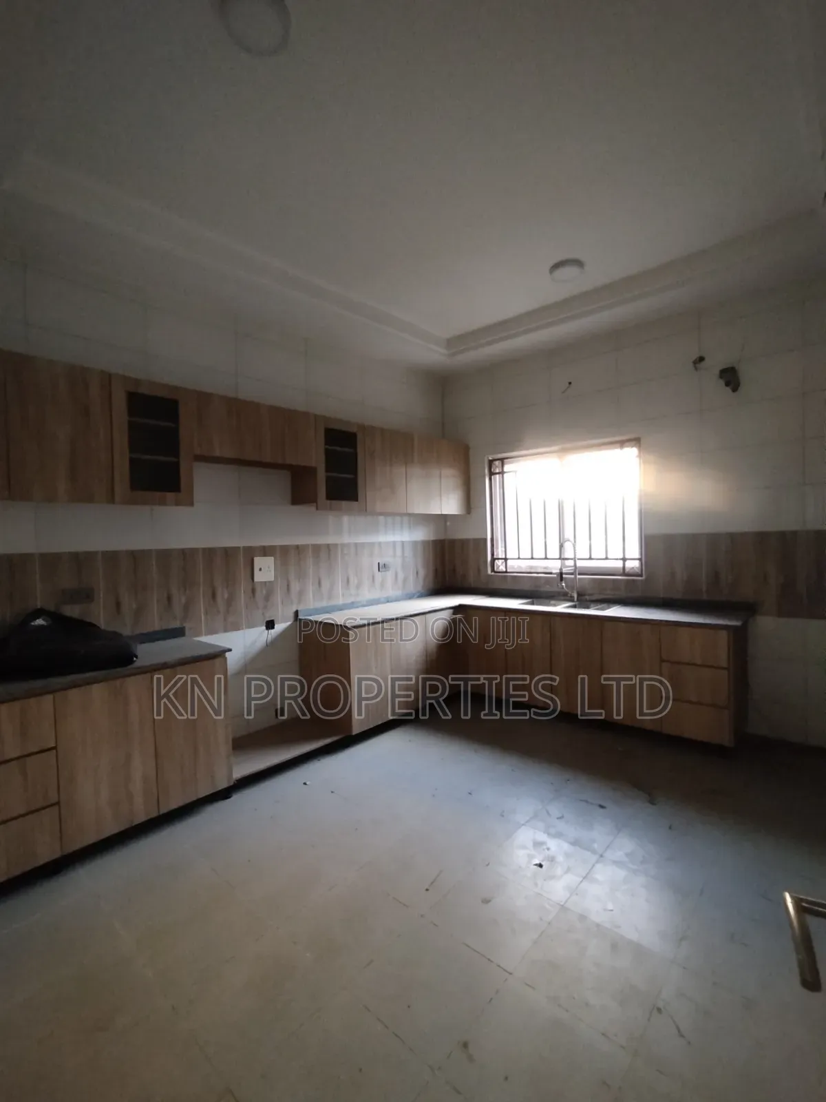 4bdrm Duplex in Durumi for sale