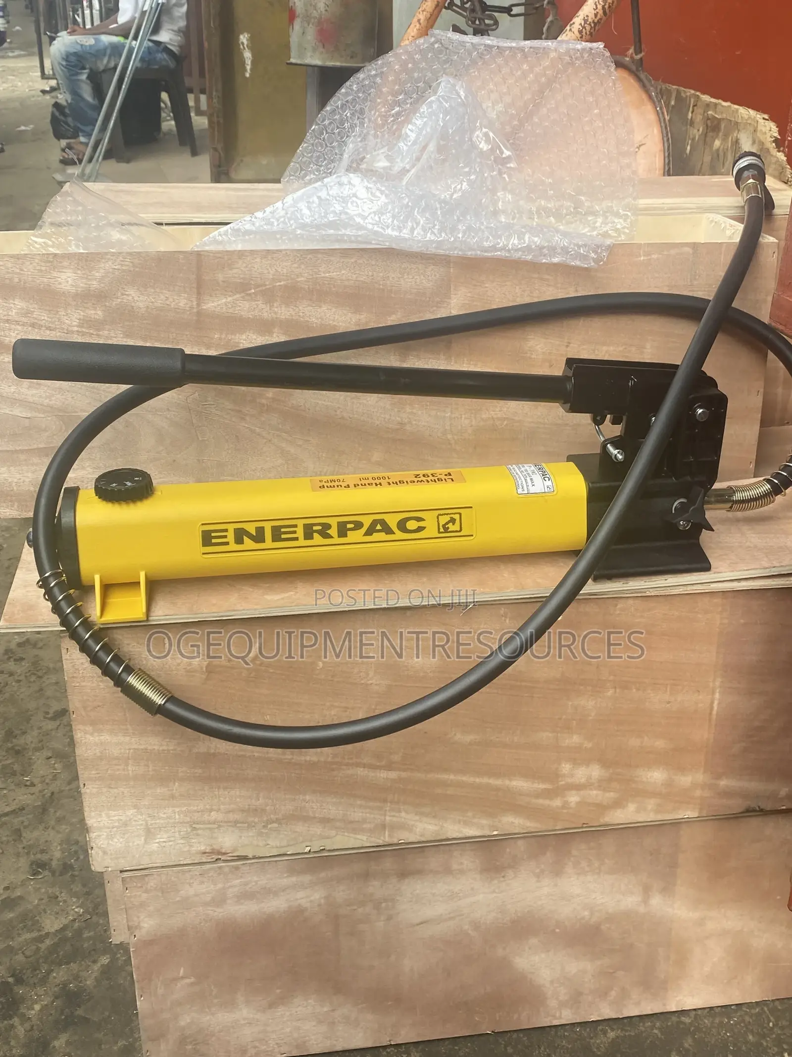 Enerpac P392 Hydraulic Hand Pump