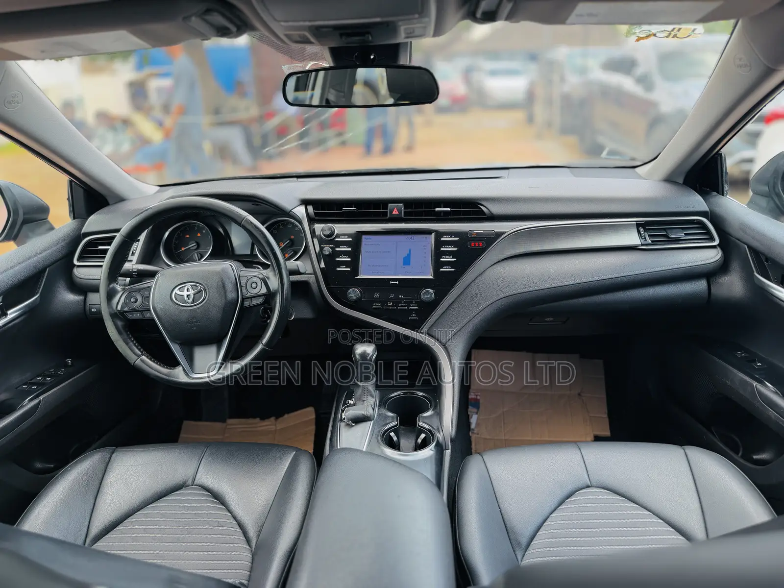 Toyota Camry SE FWD 2020 Black