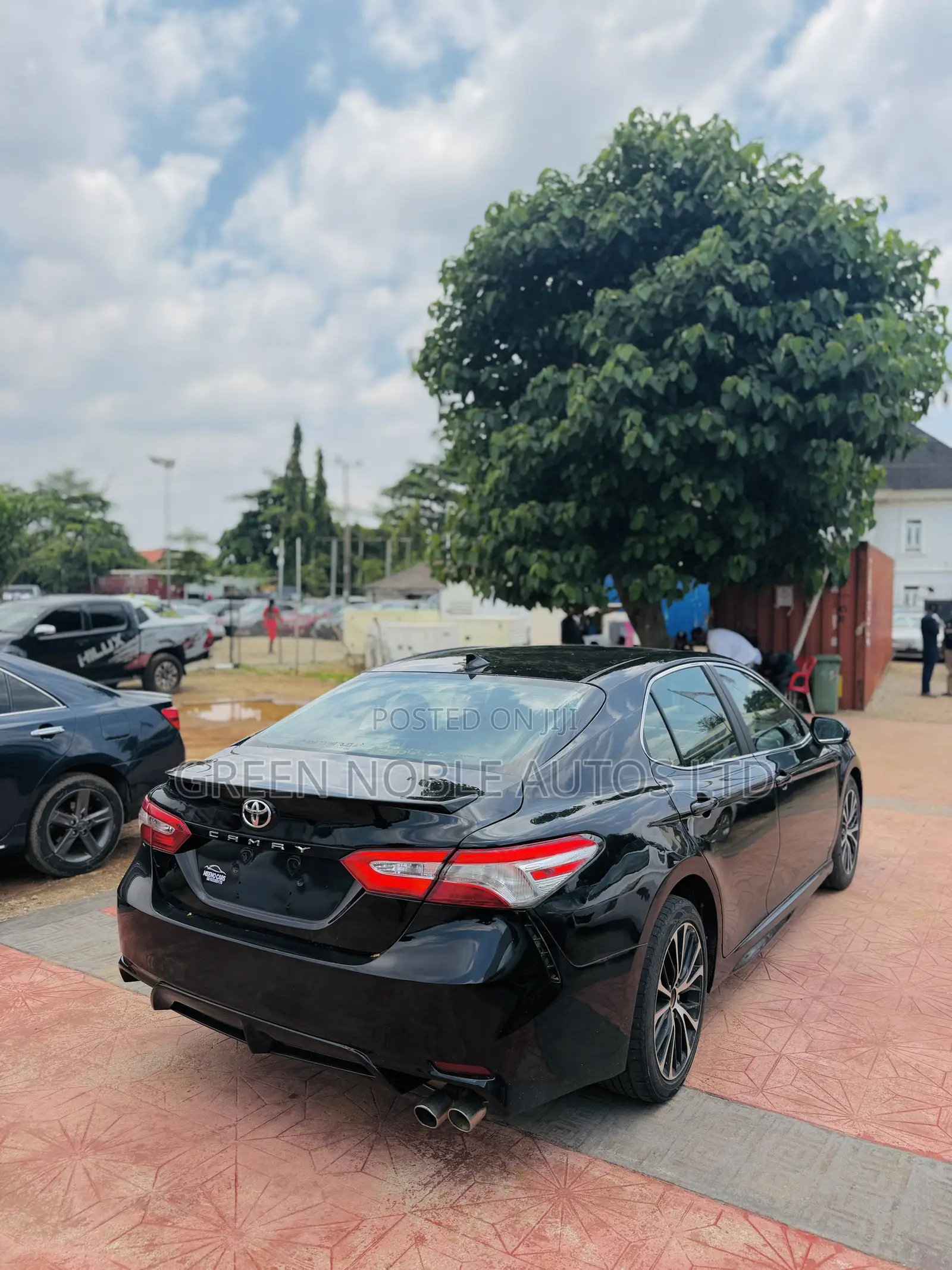 Toyota Camry SE FWD 2020 Black