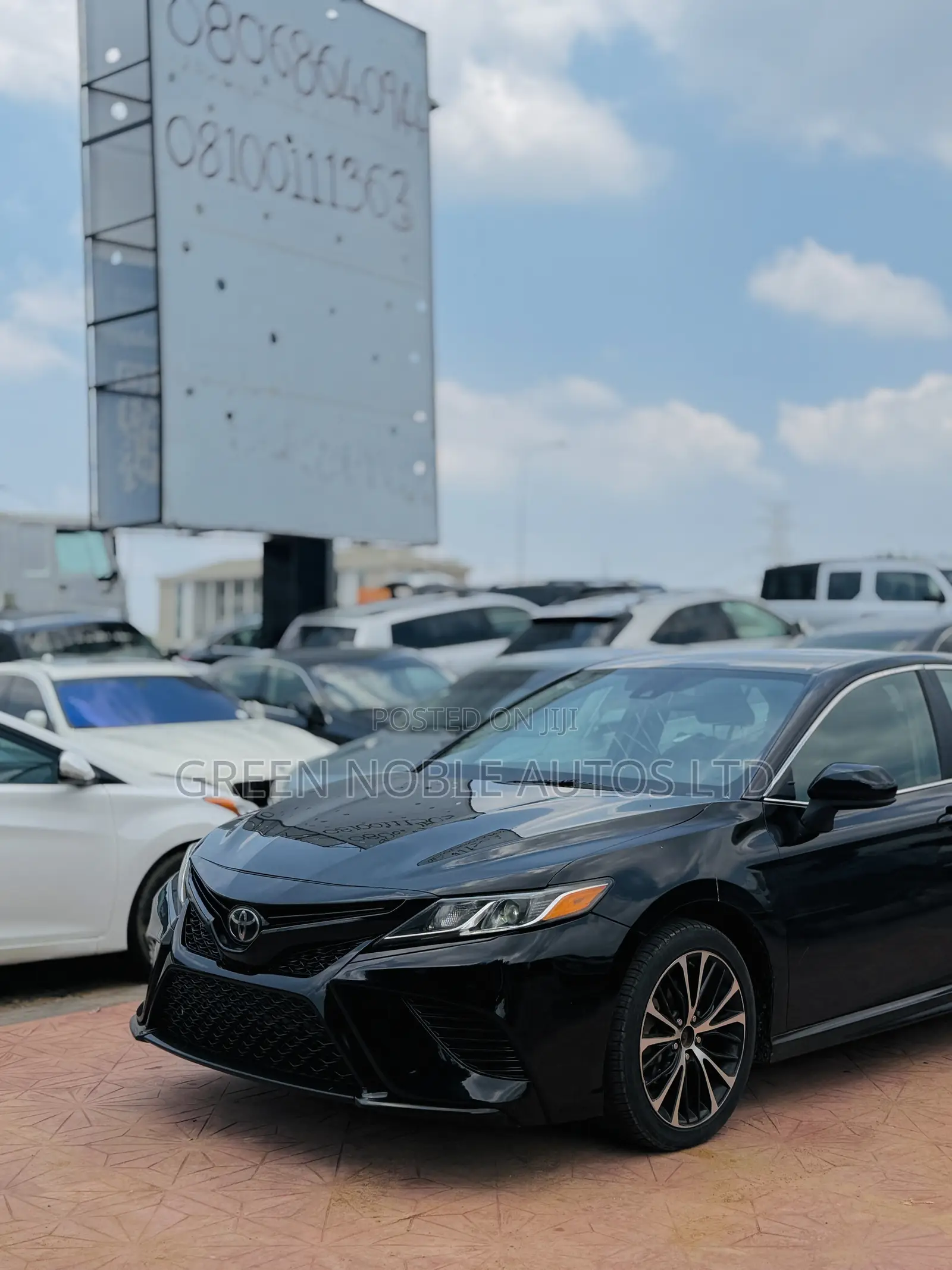Toyota Camry SE FWD 2020 Black