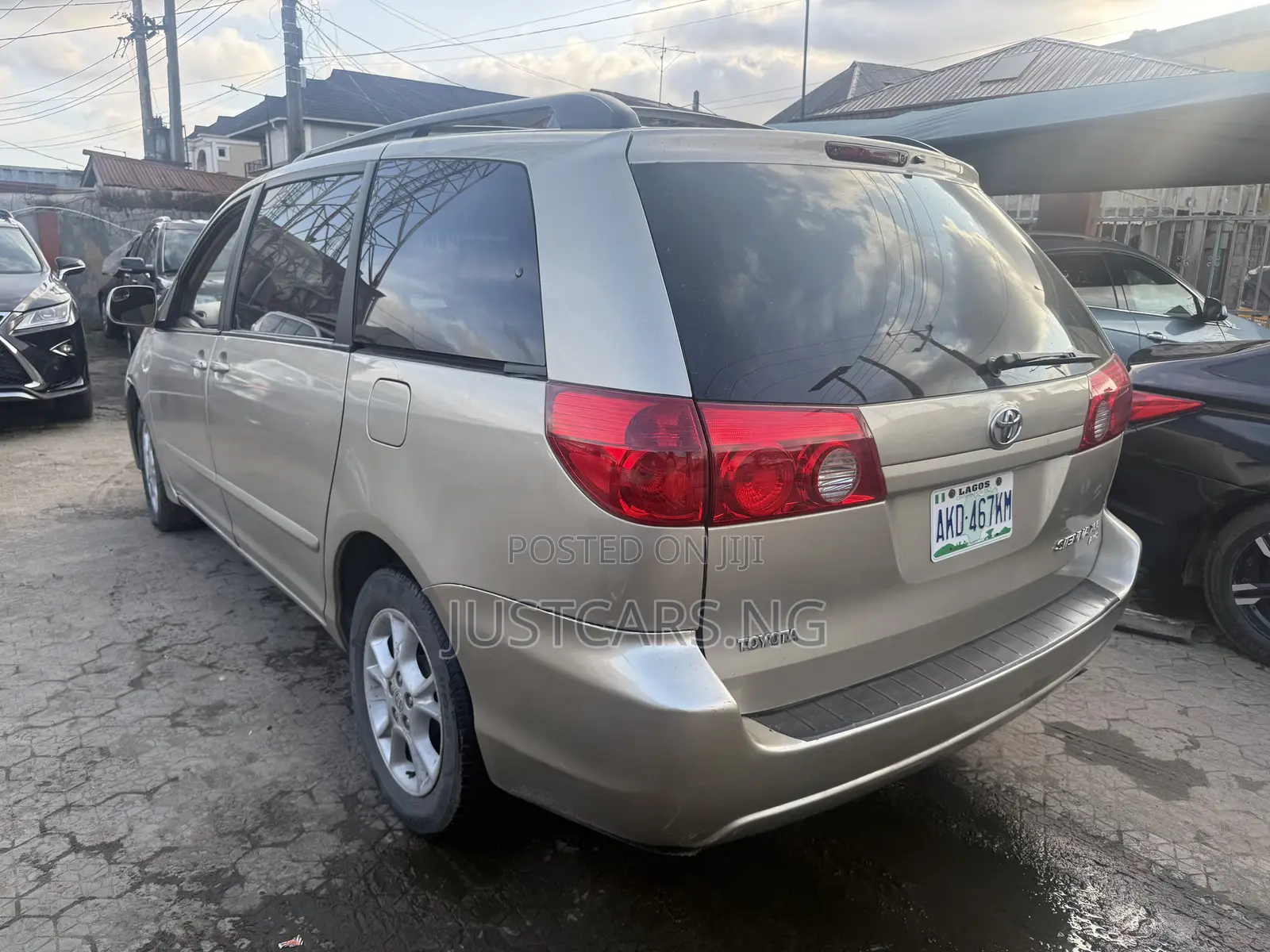 Toyota Sienna XLE AWD 2006 Gold