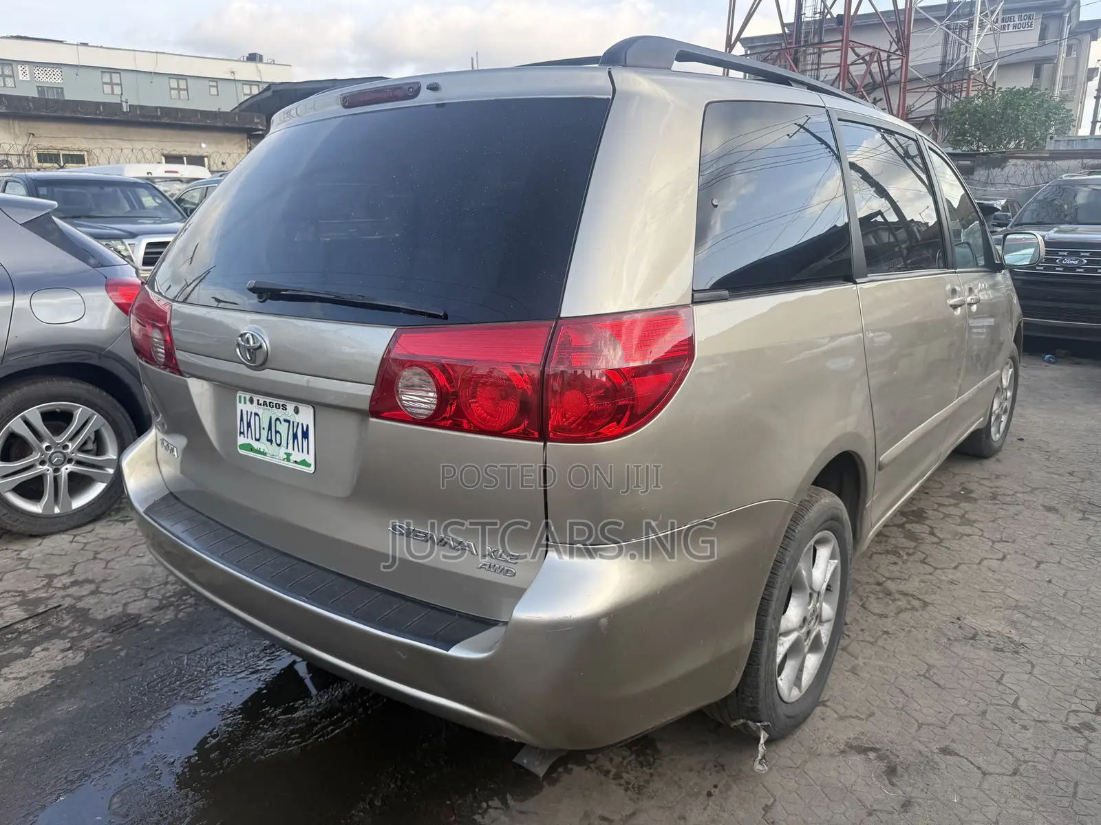 Toyota Sienna XLE AWD 2006 Gold