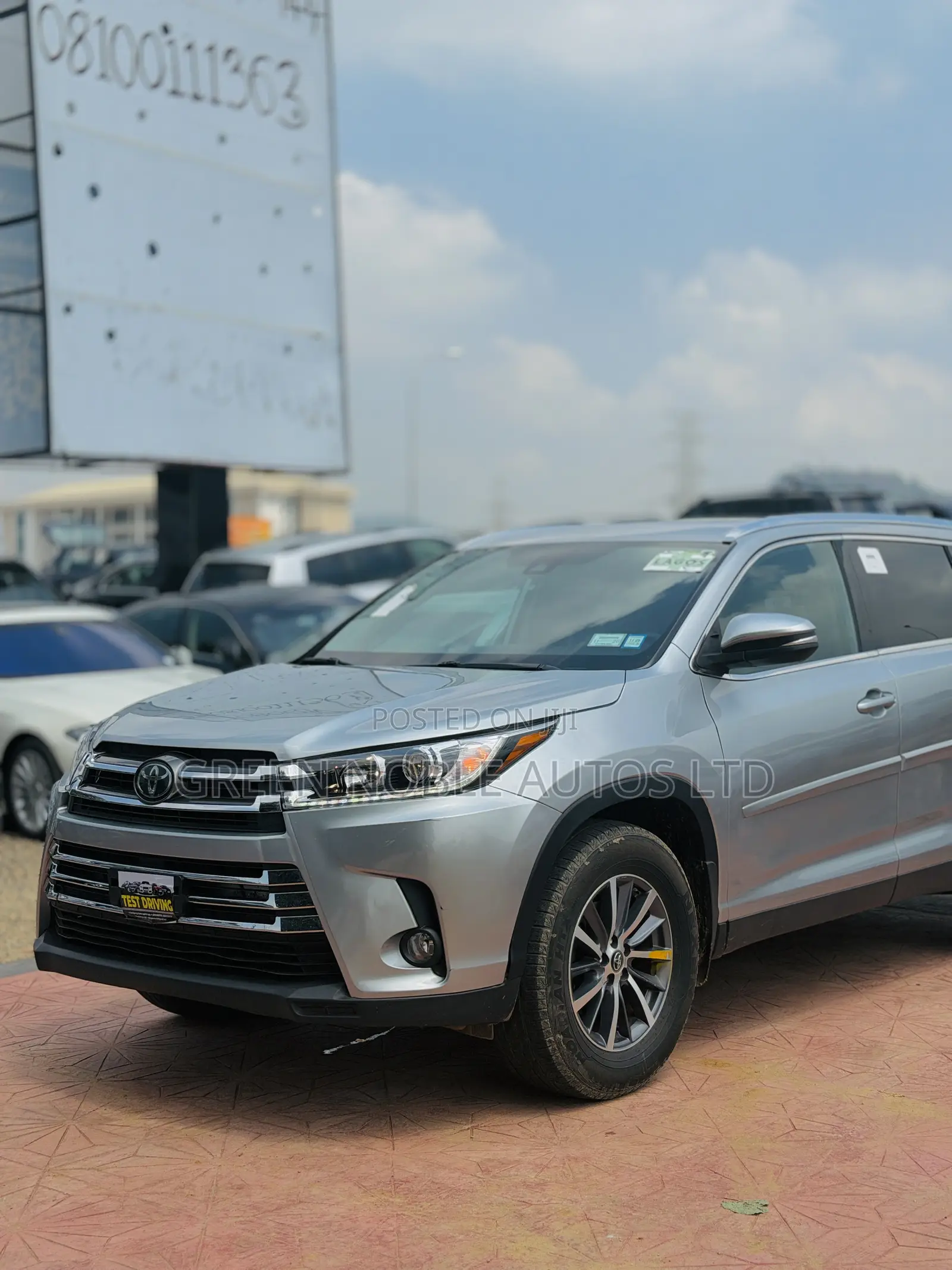 Toyota Highlander XLE FWD 2020 Silver