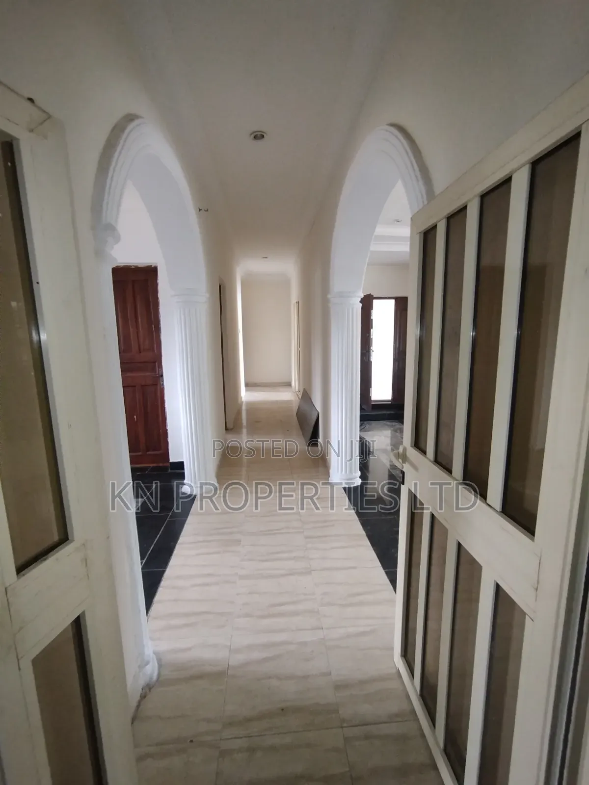 4bdrm Bungalow in Airport Road, Sabon Lugbe for rent