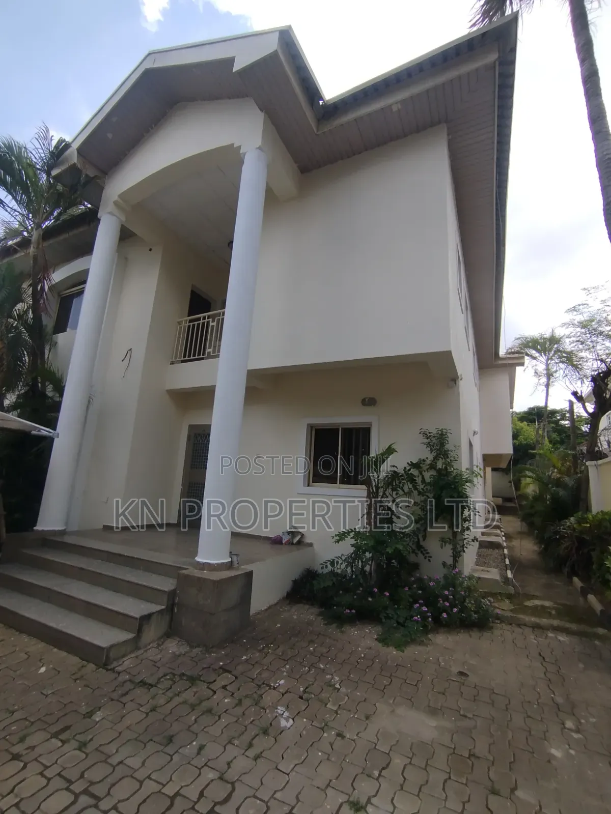 5bdrm Duplex in Garki for rent