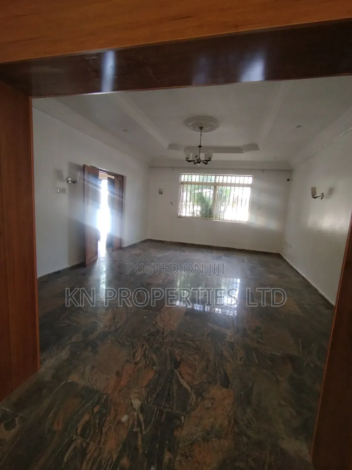 5bdrm Duplex in Garki for rent
