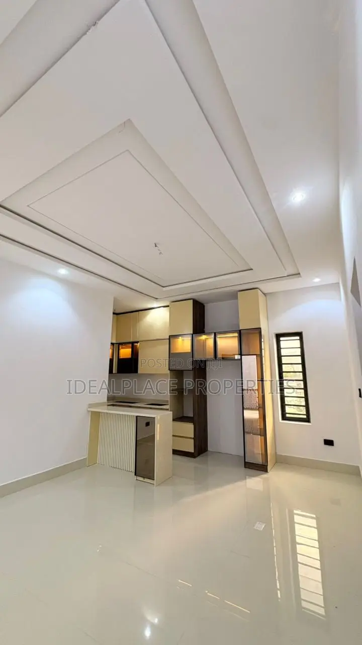 2bdrm Apartment in Old Bodija for sale