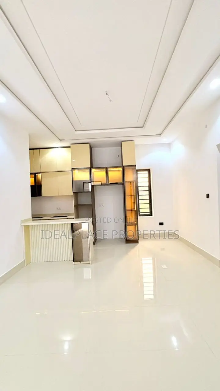 2bdrm Apartment in Old Bodija for sale