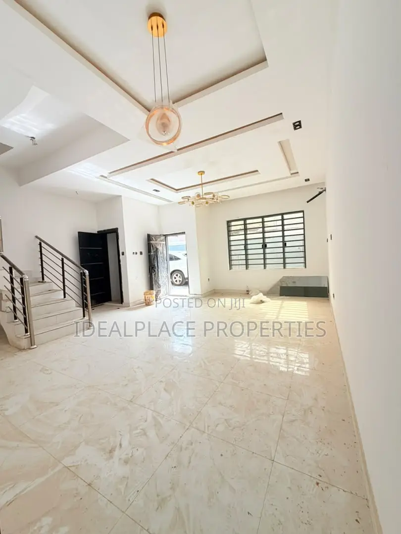 4bdrm Townhouse / Terrace in Magodo for rent