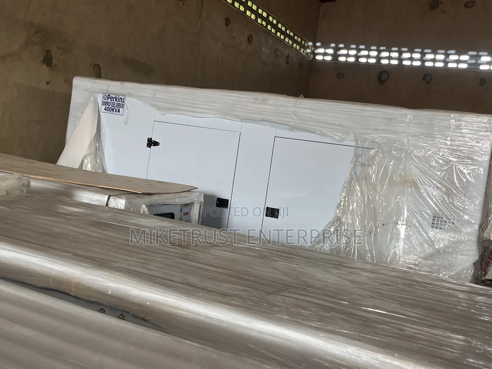 400Kva Soundproof Perkins Diesel Generator
