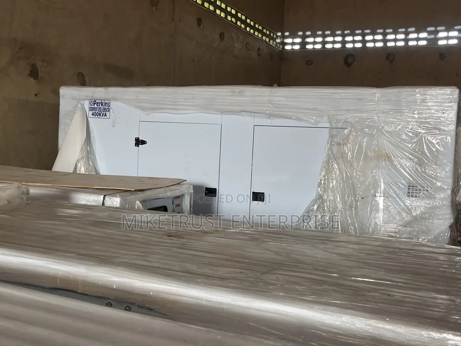 Perkins 400kva Strong Soundproof Diesel Generator