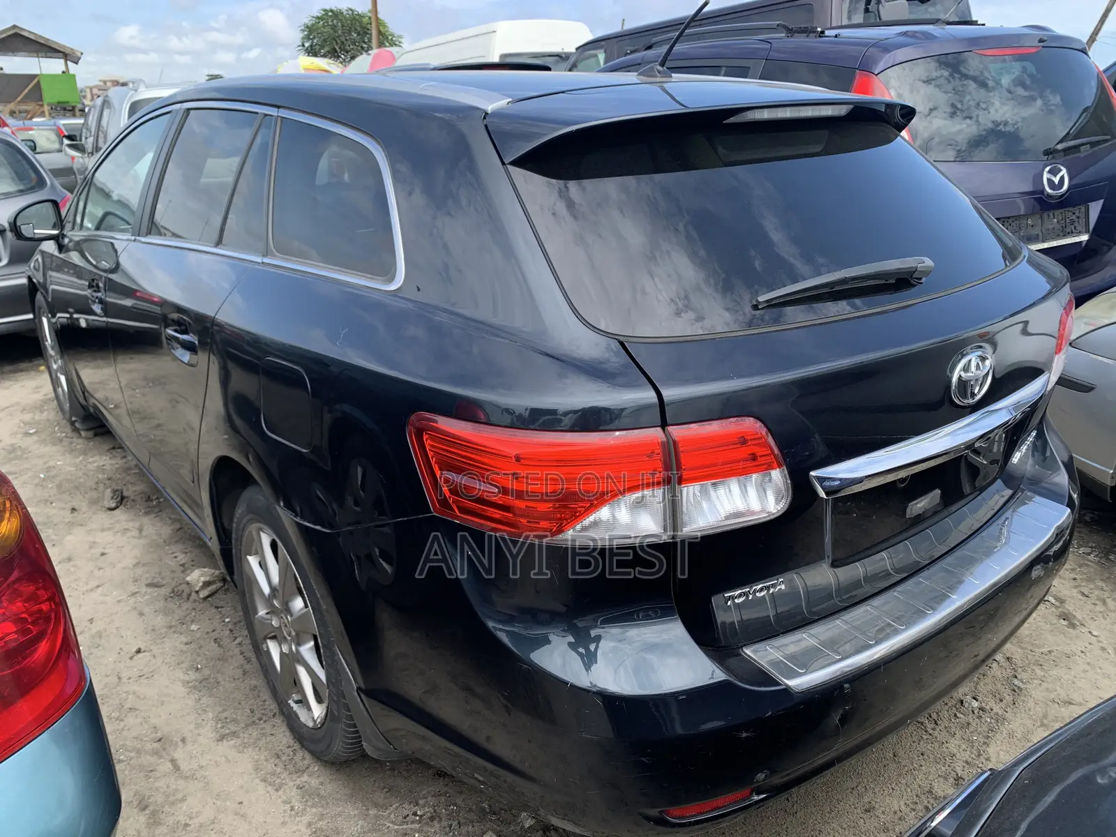 Toyota Avensis 2010 Black
