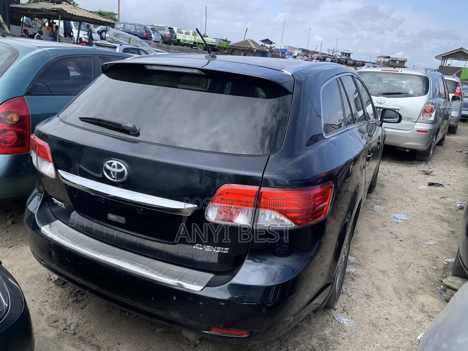 Toyota Avensis 2010 Black